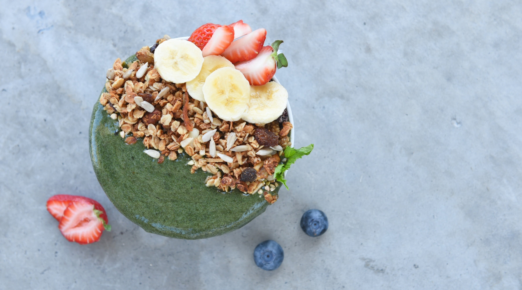 Alkalising Green Smoothie Bowl